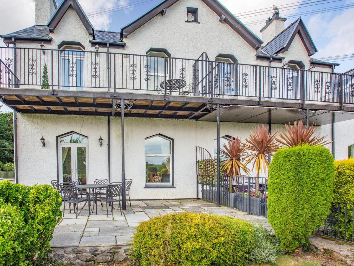 Villa Menai View à Llanfairpwllgwyngyll Extérieur photo